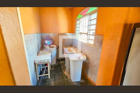 Casa à venda com 310m², 4 quartos e 2 vagasÁrea de Serviço