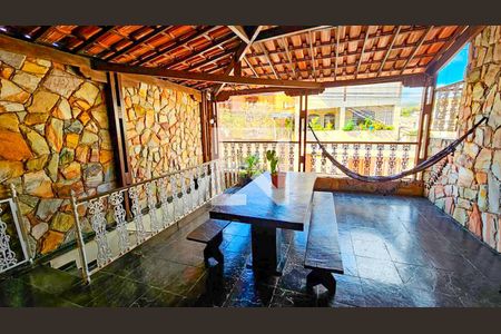 Casa à venda com 310m², 4 quartos e 2 vagasÁrea Externa