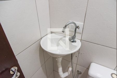 Banheiro de kitnet/studio para alugar com 1 quarto, 35m² em Liberdade, São Paulo