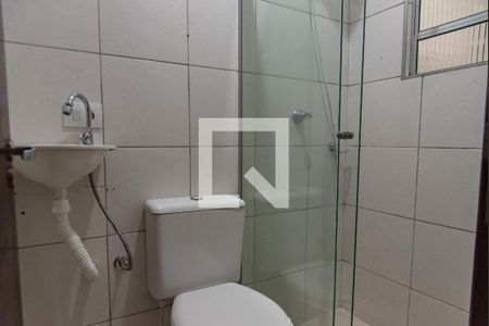 Banheiro de kitnet/studio para alugar com 1 quarto, 35m² em Liberdade, São Paulo