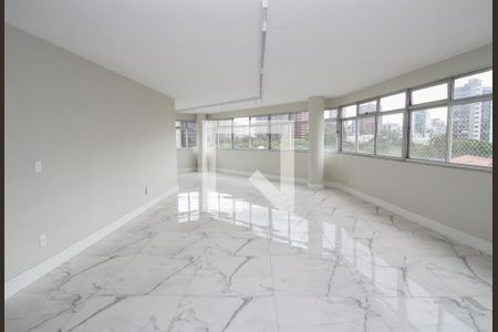 Apartamento à venda com 282m², 4 quartos e 3 vagas Apartamento à venda com 282m², 4 quartos e 3 vagasSala