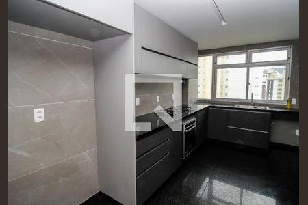 Apartamento à venda com 282m², 4 quartos e 3 vagas Apartamento à venda com 282m², 4 quartos e 3 vagasCozinha
