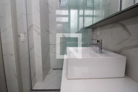 Apartamento à venda com 282m², 4 quartos e 3 vagas Apartamento à venda com 282m², 4 quartos e 3 vagasBanheiro 2