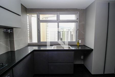 Apartamento à venda com 282m², 4 quartos e 3 vagas Apartamento à venda com 282m², 4 quartos e 3 vagasCozinha