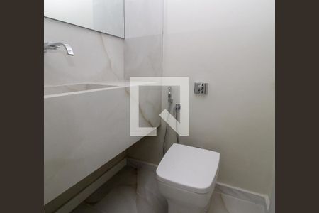 Apartamento à venda com 282m², 4 quartos e 3 vagas Apartamento à venda com 282m², 4 quartos e 3 vagasBanheiro 1