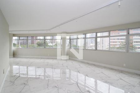 Apartamento à venda com 282m², 4 quartos e 3 vagas Apartamento à venda com 282m², 4 quartos e 3 vagasSala