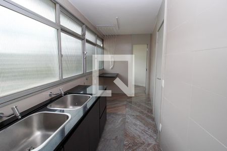 Apartamento à venda com 282m², 4 quartos e 3 vagas Apartamento à venda com 282m², 4 quartos e 3 vagasÁrea de Serviço