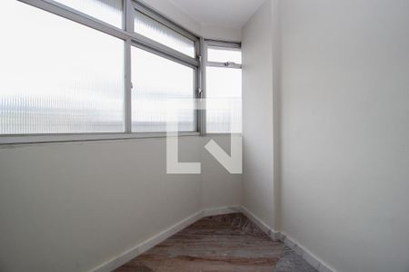 Apartamento à venda com 282m², 4 quartos e 3 vagas Apartamento à venda com 282m², 4 quartos e 3 vagasÁrea de Serviço