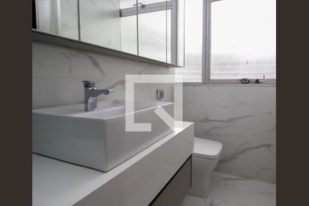 Apartamento à venda com 282m², 4 quartos e 3 vagas Apartamento à venda com 282m², 4 quartos e 3 vagasBanheiro 2