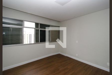 Apartamento à venda com 282m², 4 quartos e 3 vagas Apartamento à venda com 282m², 4 quartos e 3 vagasQuarto 2