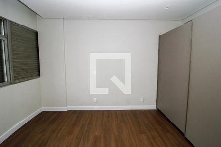 Apartamento à venda com 282m², 4 quartos e 3 vagas Apartamento à venda com 282m², 4 quartos e 3 vagasQuarto 2