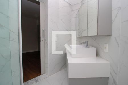 Apartamento à venda com 282m², 4 quartos e 3 vagas Apartamento à venda com 282m², 4 quartos e 3 vagasBanheiro 4
