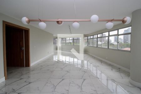 Apartamento à venda com 282m², 4 quartos e 3 vagas Apartamento à venda com 282m², 4 quartos e 3 vagasSala