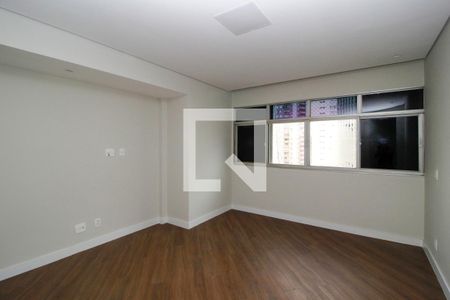 Apartamento à venda com 282m², 4 quartos e 3 vagas Apartamento à venda com 282m², 4 quartos e 3 vagasQuarto 4