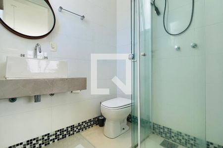 Casa à venda com 300m², 3 quartos e 5 vagasBanheiro da Suíte 1