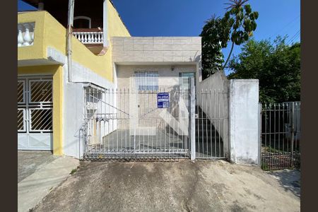 Casa à venda com 141m², 3 quartos e 1 vaga Casa à venda com 141m², 3 quartos e 1 vagaFachada