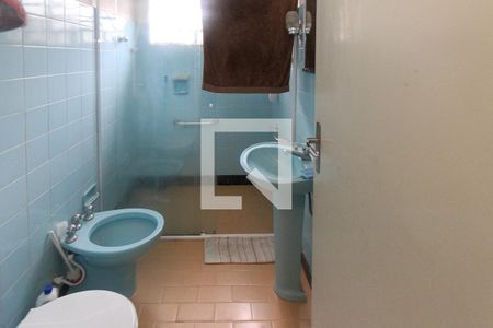 Casa à venda com 100m², 2 quartos e 3 vagas Casa à venda com 100m², 2 quartos e 3 vagasBanheiro