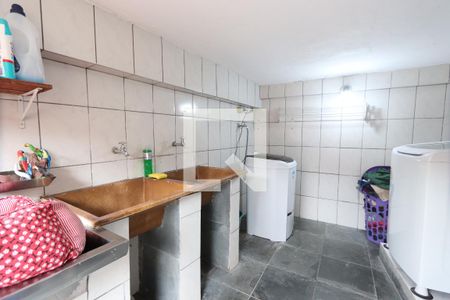 Casa à venda com 181m², 4 quartos e 2 vagasLavanderia