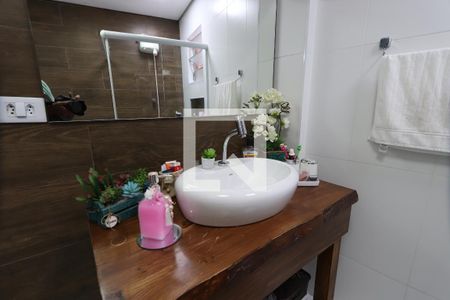 Casa à venda com 181m², 4 quartos e 2 vagasBanheiro - Casa 1