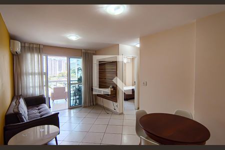 Sala de apartamento para alugar com 2 quartos, 70m² em Jacarepaguá, Rio de Janeiro