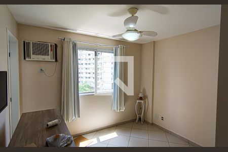 Quarto 1 de apartamento para alugar com 2 quartos, 70m² em Jacarepaguá, Rio de Janeiro