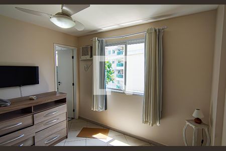 Quarto 1 de apartamento para alugar com 2 quartos, 70m² em Jacarepaguá, Rio de Janeiro