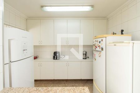 Casa à venda com 210m², 4 quartos e 3 vagas Casa à venda com 210m², 4 quartos e 3 vagasCozinha