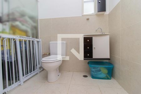 Casa à venda com 210m², 4 quartos e 3 vagas Casa à venda com 210m², 4 quartos e 3 vagasBanheiro de serviço