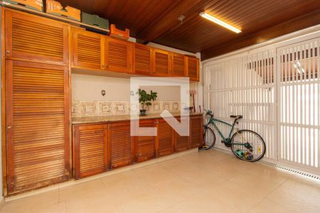 Casa à venda com 210m², 4 quartos e 3 vagas Casa à venda com 210m², 4 quartos e 3 vagasQuintal - Despensa