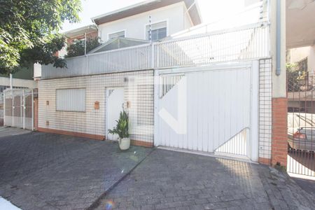 Casa à venda com 210m², 4 quartos e 3 vagas Casa à venda com 210m², 4 quartos e 3 vagasFachada da casa