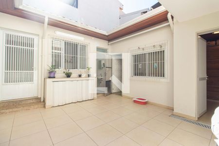 Casa à venda com 210m², 4 quartos e 3 vagas Casa à venda com 210m², 4 quartos e 3 vagasQuintal