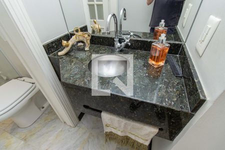 Casa à venda com 210m², 4 quartos e 3 vagas Casa à venda com 210m², 4 quartos e 3 vagasBanheiro 2