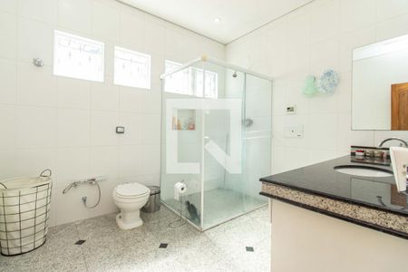 Casa à venda com 210m², 4 quartos e 3 vagas Casa à venda com 210m², 4 quartos e 3 vagasBanheiro 1