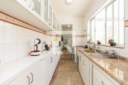 Casa à venda com 210m², 4 quartos e 3 vagas Casa à venda com 210m², 4 quartos e 3 vagasCozinha