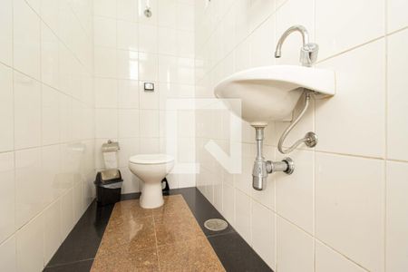 Casa à venda com 210m², 4 quartos e 3 vagas Casa à venda com 210m², 4 quartos e 3 vagasLavabo