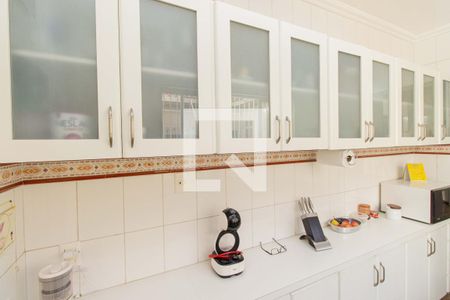 Casa à venda com 210m², 4 quartos e 3 vagas Casa à venda com 210m², 4 quartos e 3 vagasCozinha