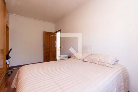 Casa à venda com 210m², 4 quartos e 3 vagas Casa à venda com 210m², 4 quartos e 3 vagasQuarto 2