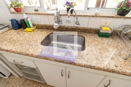 Casa à venda com 210m², 4 quartos e 3 vagas Casa à venda com 210m², 4 quartos e 3 vagasCozinha