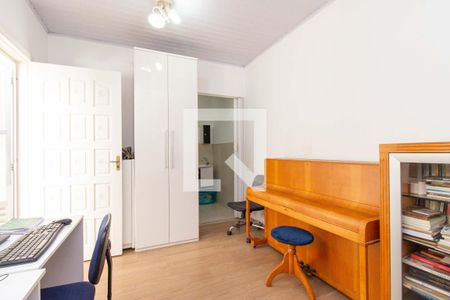 Casa à venda com 210m², 4 quartos e 3 vagas Casa à venda com 210m², 4 quartos e 3 vagasQuarto de serviço