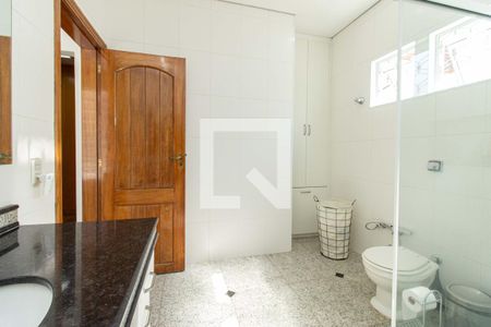 Casa à venda com 210m², 4 quartos e 3 vagas Casa à venda com 210m², 4 quartos e 3 vagasBanheiro 1