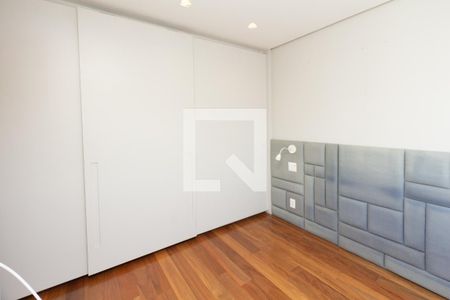 Apartamento à venda com 97m², 2 quartos e 2 vagas Apartamento à venda com 97m², 2 quartos e 2 vagasSuíte