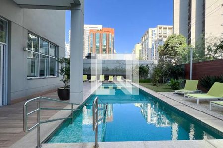 Apartamento à venda com 97m², 2 quartos e 2 vagas Apartamento à venda com 97m², 2 quartos e 2 vagasÁrea comum - Piscina