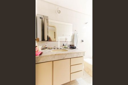 Apartamento à venda com 253m², 5 quartos e 3 vagasBanheiro da Suíte 4