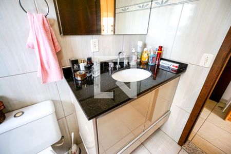 Casa à venda com 224m², 3 quartos e 5 vagasBanheiro da suíte 01