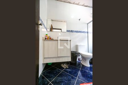 Casa à venda com 224m², 3 quartos e 5 vagasBanheiro da suíte 02