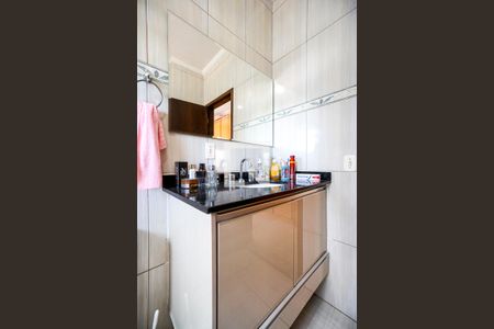 Casa à venda com 224m², 3 quartos e 5 vagasBanheiro da suíte 01