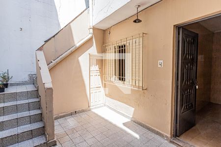 Casa para alugar com 40m², 1 quarto e sem vaga Casa para alugar com 40m², 1 quarto e sem vagaQuintal