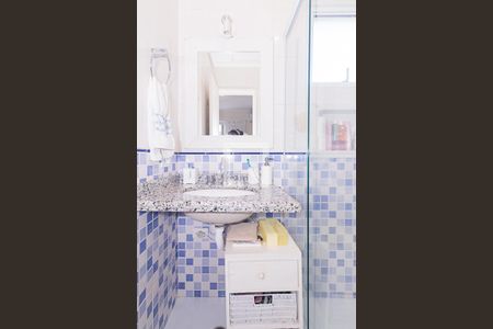 Casa à venda com 124m², 3 quartos e 2 vagasBanheiro