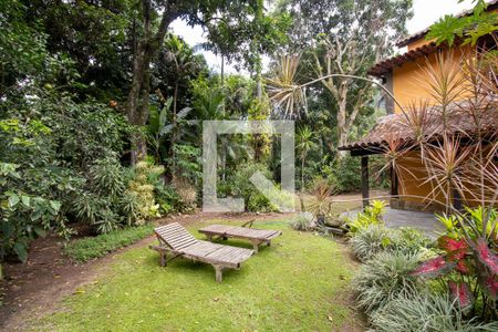 Casa à venda com 320m², 4 quartos e 2 vagasÁrea externa