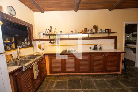 Casa à venda com 320m², 4 quartos e 2 vagasCozinha